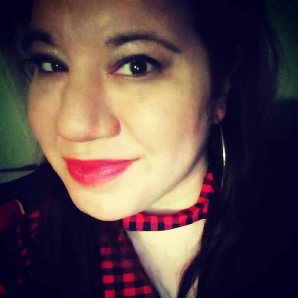 Meet your Posher, Monica - Picture 1 of 1